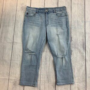 KanCan sz 33 Jeans Capri Light Wash Distressed Stretch